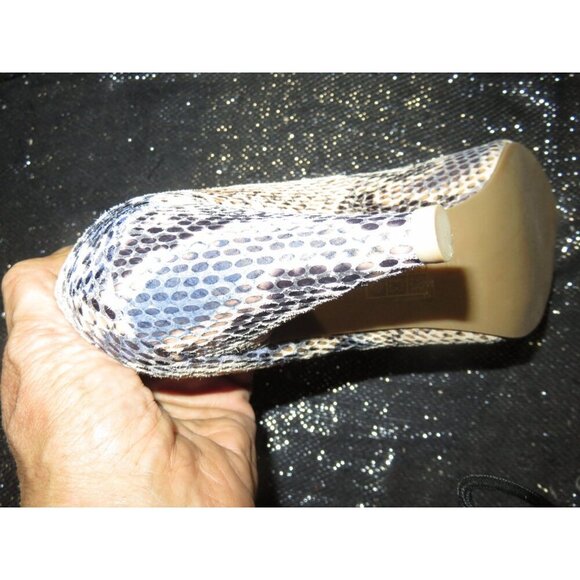 Crown Vintage Natural & Blue Python Embossed Leather Peep toe pumps size 8.5 - Picture 8 of 12